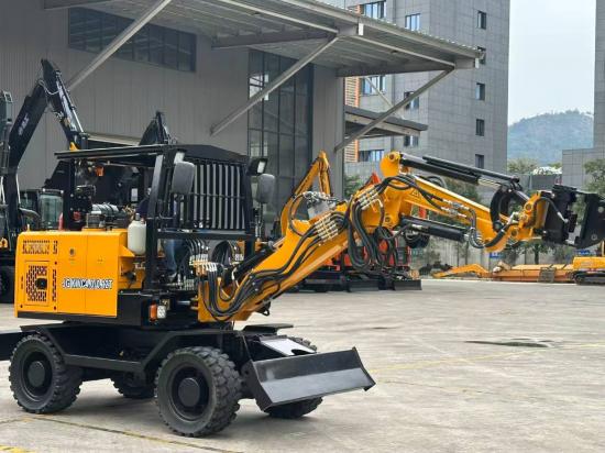 KWC4.0/0.12T Telescopic Boom Wheeled Mining Excavator
