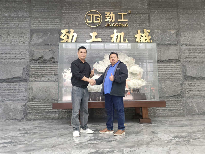 Chào mừng khách hàng từ Indonesia đến thăm nhà máy của chúng tôi để thảo luận kinh doanh.
