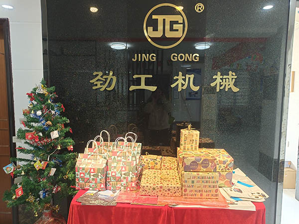 Jinggong chào đón năm mới với những lễ hội hoành tráng
    