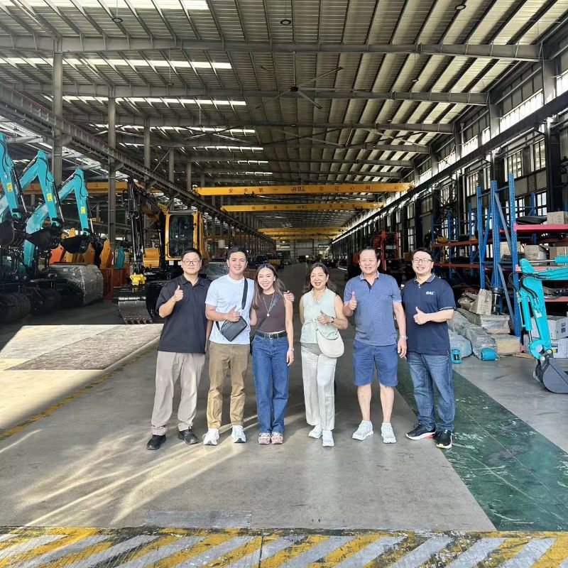 The Philippine delegation paid a visit and jointly discussed cooperation on sugarcane harvesters.